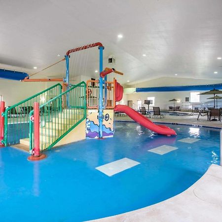 Comfort Suites Johnson Creek Conference Center Ngoại thất bức ảnh