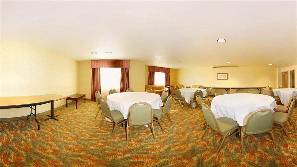 Comfort Suites Johnson Creek Conference Center Ngoại thất bức ảnh