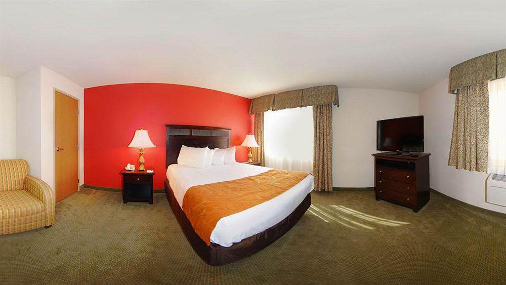 Comfort Suites Johnson Creek Conference Center Ngoại thất bức ảnh