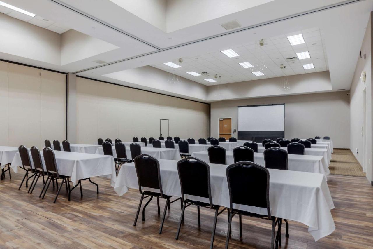 Comfort Suites Johnson Creek Conference Center Ngoại thất bức ảnh