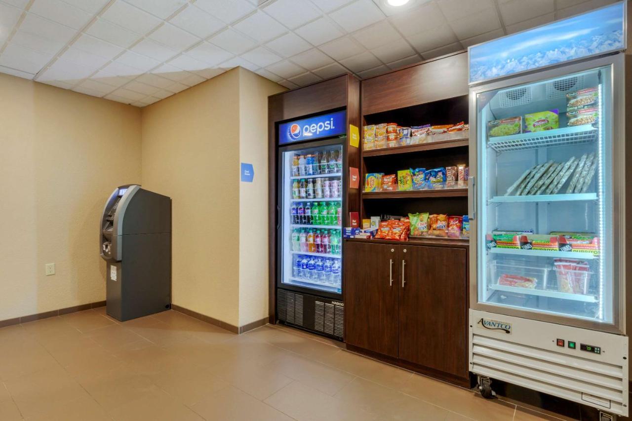 Comfort Suites Johnson Creek Conference Center Ngoại thất bức ảnh
