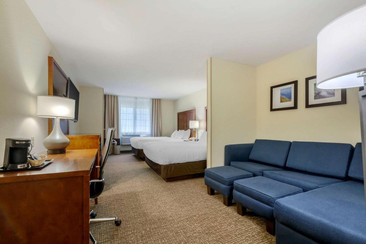 Comfort Suites Johnson Creek Conference Center Ngoại thất bức ảnh