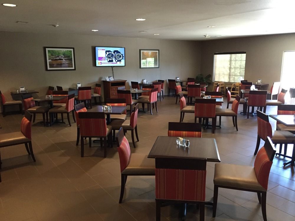 Comfort Suites Johnson Creek Conference Center Ngoại thất bức ảnh